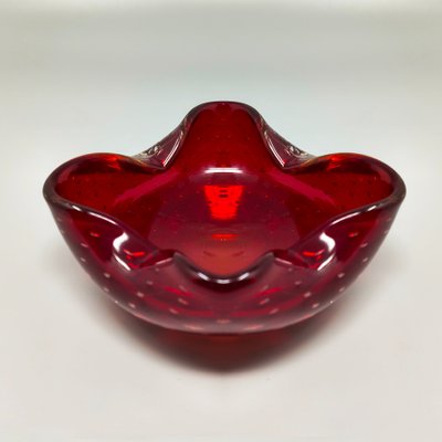 Posacenere o portacenere rosso di metà secolo 1960 in vetro di Murano Bullicante di Flavio Poli