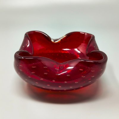 Posacenere o portacenere rosso di metà secolo 1960 in vetro di Murano Bullicante di Flavio Poli