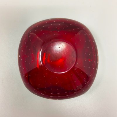 Posacenere o portacenere rosso di metà secolo 1960 in vetro di Murano Bullicante di Flavio Poli