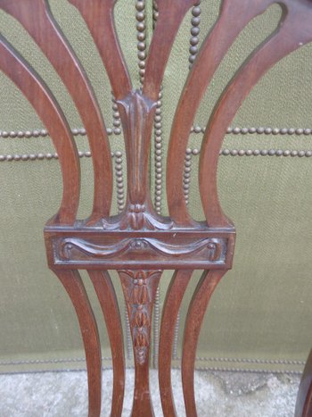 Série de dix chaises acajou massif
