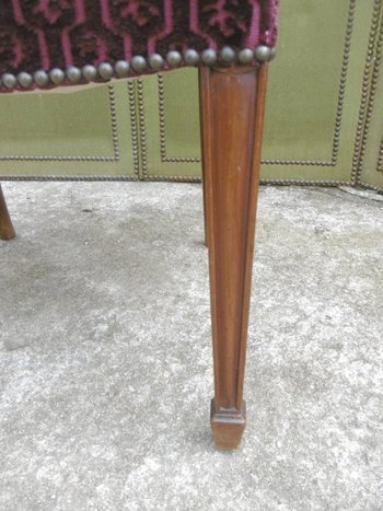 Série de dix chaises acajou massif