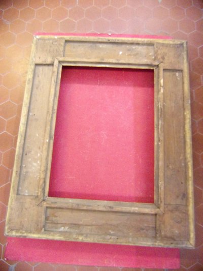 19th century frame, in gilded wood.