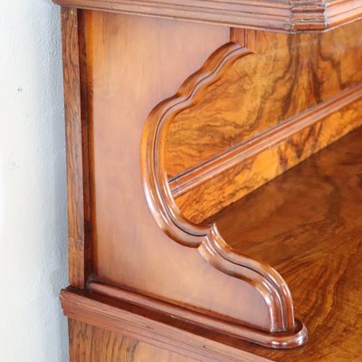Antiker Sideboard-Schrank aus Nussbaumholz, Italien, Mitte des 19. Jahrhunderts