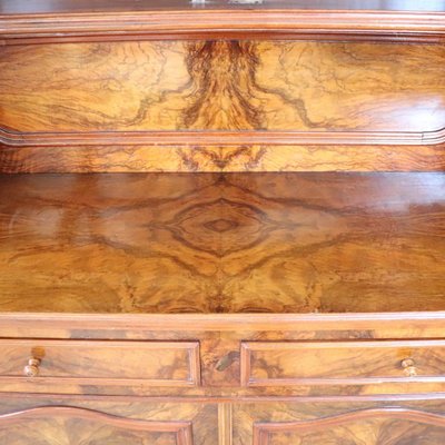 Antiker Sideboard-Schrank aus Nussbaumholz, Italien, Mitte des 19. Jahrhunderts