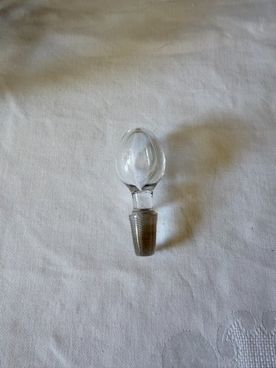 Antike Glaskaraffe mit goldenem Blumendekor - Jugendstil
