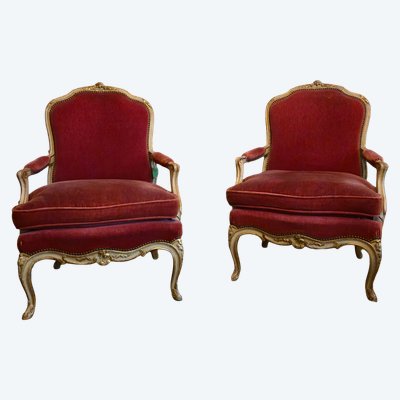 Pair of "à la reine" armchairs in lacquered and gilded wood, Louis XV style, late 19th century.