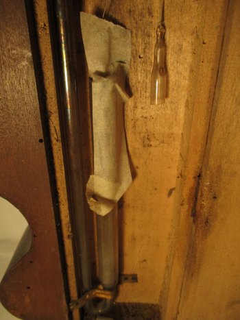 Barometer-Thermometer.