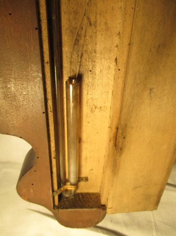 Barometer-Thermometer.