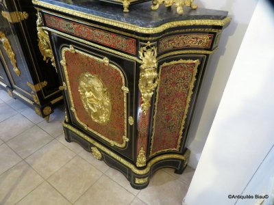 Konkaver Beistelltisch mit Boulle-Intarsien, Napoleon III.