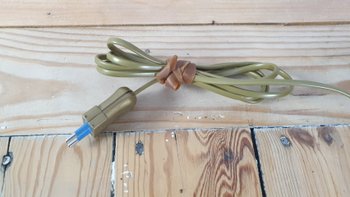 Lampadaire en bois polychromé circa 1970