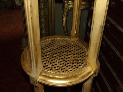 Tavolino del XIX secolo in legno dorato.