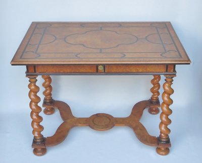 Table de style Louis XIII, époque  N III.  