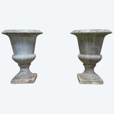 Pair of Medici planters in reconstituted stone from the 1970s