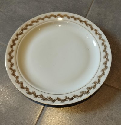 C. Grégoire porcelain dinner service, Wheat Ears, 49 pieces, circa 1920-1935, Art Deco