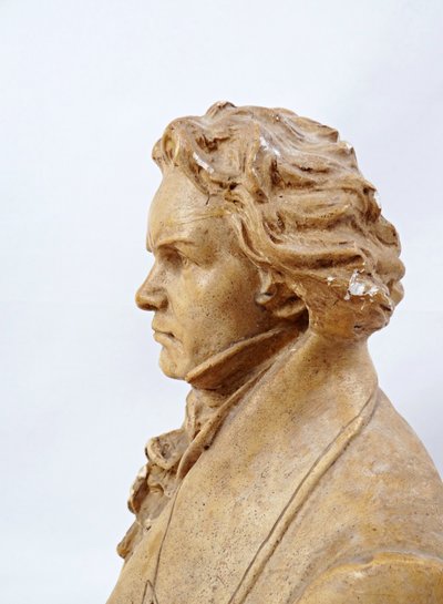 Buste Art Nouveau de Ludwig Van Beethoven en plâtre ocre début XXe