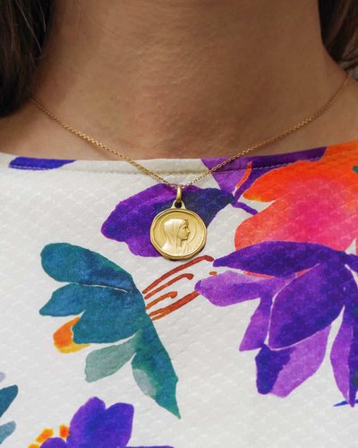 French Augis Virgin Mary Medal 18K Gold Religious Pendant Signed Grun 1960s 