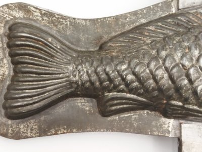 MOULE CHOCOLAT Ancien Forme Poisson à Écailles Fort relief  Estampillé Numéroté Collection
