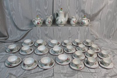 Service à thé et à café en faïence de Lunéville décor Reverbère floral époque 20ème