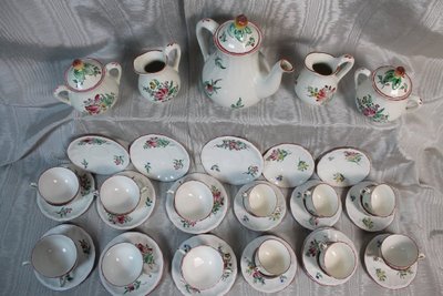 Service à thé et à café en faïence de Lunéville décor Reverbère floral époque 20ème