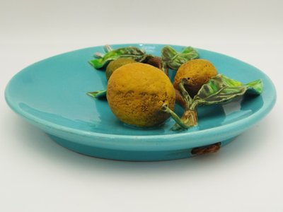 MENTON Assiette En Barbotine à Décor de Citron en Trompe l'Œil Fort Relief  COLLECTION