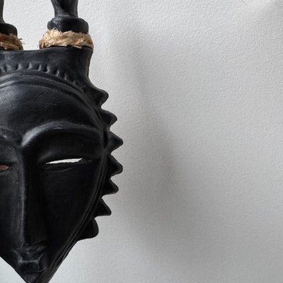 Masque africaniste par Jacques Sagan Vallauris céramique noire