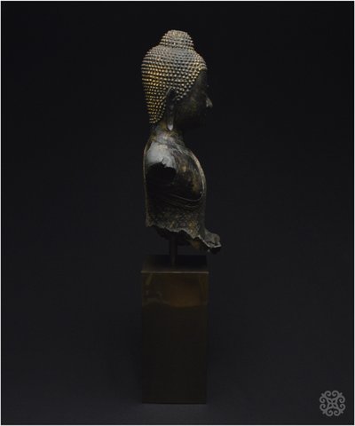 Ancien Royaume de Siam, Première moitié du XIXème siècle, Buste du Bouddha Maravijaya, Bronze