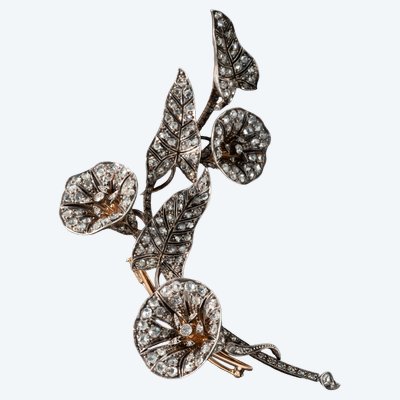 Broche Liseron en or 18k, argent et diamants, fin XIXe siècle.