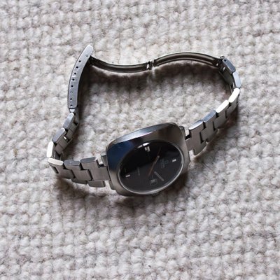 OMEGA Dynamic Square