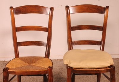 Set aus 8 Kirschholzstühlen mit Strohsitzfläche