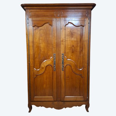 armoire en merisier massif époque Fin XVIIIe - début XIXe