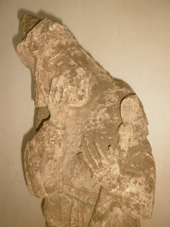 Sculture in pietra del XIII secolo