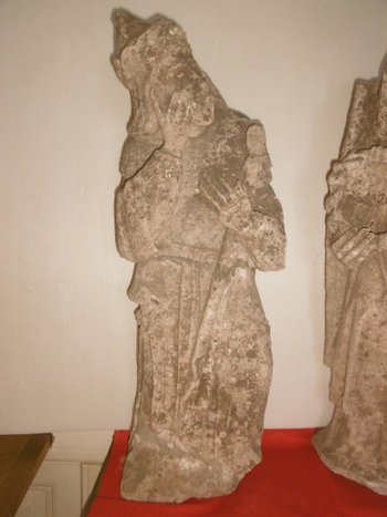 Sculture in pietra del XIII secolo