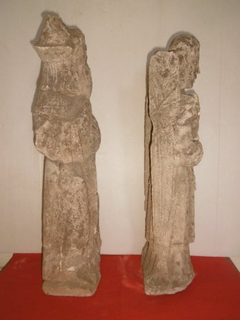 Sculture in pietra del XIII secolo