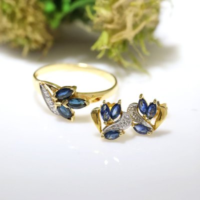 Puces d'oreilles or jaune diamants saphirs navette