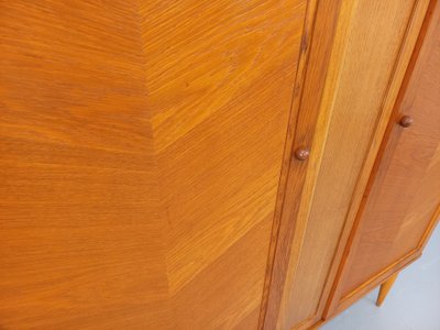 Armadio vintage in rovere degli anni '60