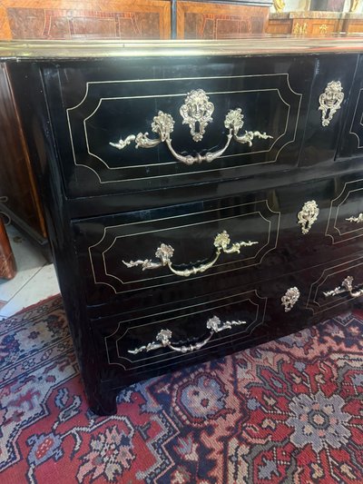 KOMMODE LOUIS XIV AUS LACKIERTEM HOLZ