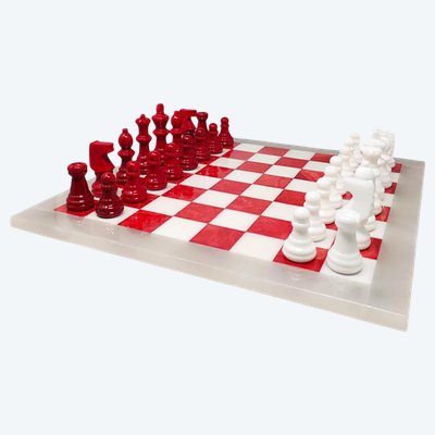 Jeu d'échecs italien en albâtre de Volterra des années 1970 - Rare en rouge et blanc. Fabriqué en Italie