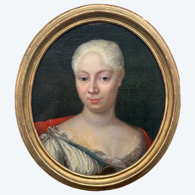 Eighteenth-century oval portrait of a woman, painting on canvas mounted on cardboard