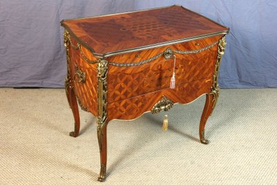 Commode à combinaisons formant coiffeuse d'après un modèle de JF Leleu