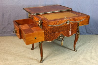 Commode à combinaisons formant coiffeuse d'après un modèle de JF Leleu