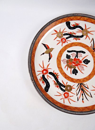 Grand plat en porcelaine style Imari contour en argent massif fin XIXe