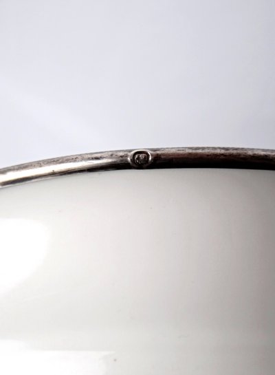 Grand plat en porcelaine style Imari contour en argent massif fin XIXe