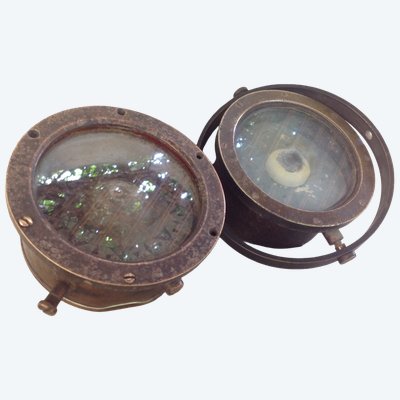 Lot de deux compas de marine anciens