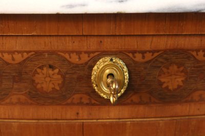 Cassettone a mezzaluna in stile Luigi XVI