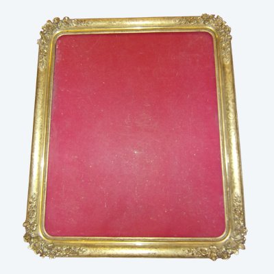 Cadre époque 19ème, en bois doré.