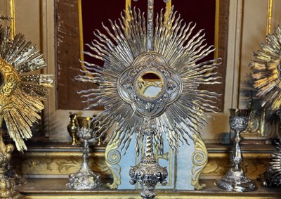Imponente ostensorio in argento dorato - XIX secolo