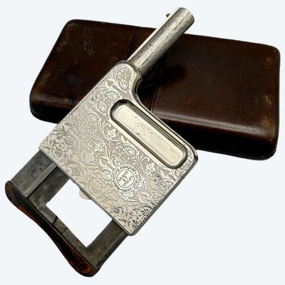 Automatic repeating pistol called "GAULOIS" No. 3, with leather case - France - 19th century