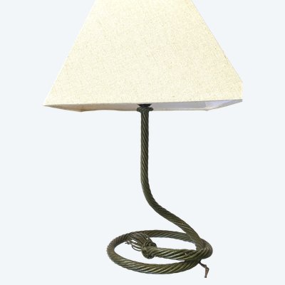 Pied de lampe en fer forgé années 80. Trompe-l’œil de corde nouée. 