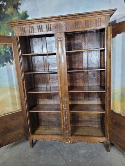 Kleines, geschnitztes Eichenbücherregal