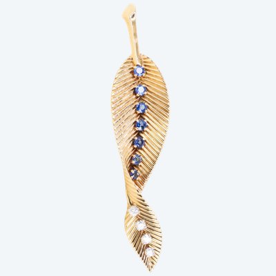 VAN CLEEF & ARPELS Blatt-Clipbrosche aus Gelbgold mit Saphiren und Diamanten - 1959